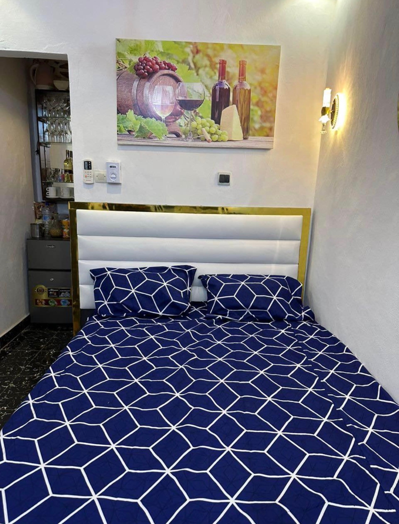 Lit Design en Bois Massif : Redécouvrez le Plaisir d'un Sommeil Réparateur - miniature 12