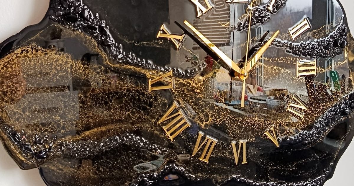 Horloge Murale Artisanale en Résine Époxy : Le Temps Sublimé en Œuvre d'Art - miniature 5